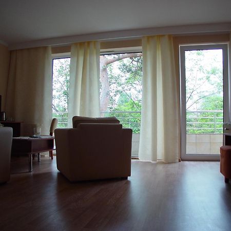 Bed and Breakfast Floryda Jurata Exterior foto